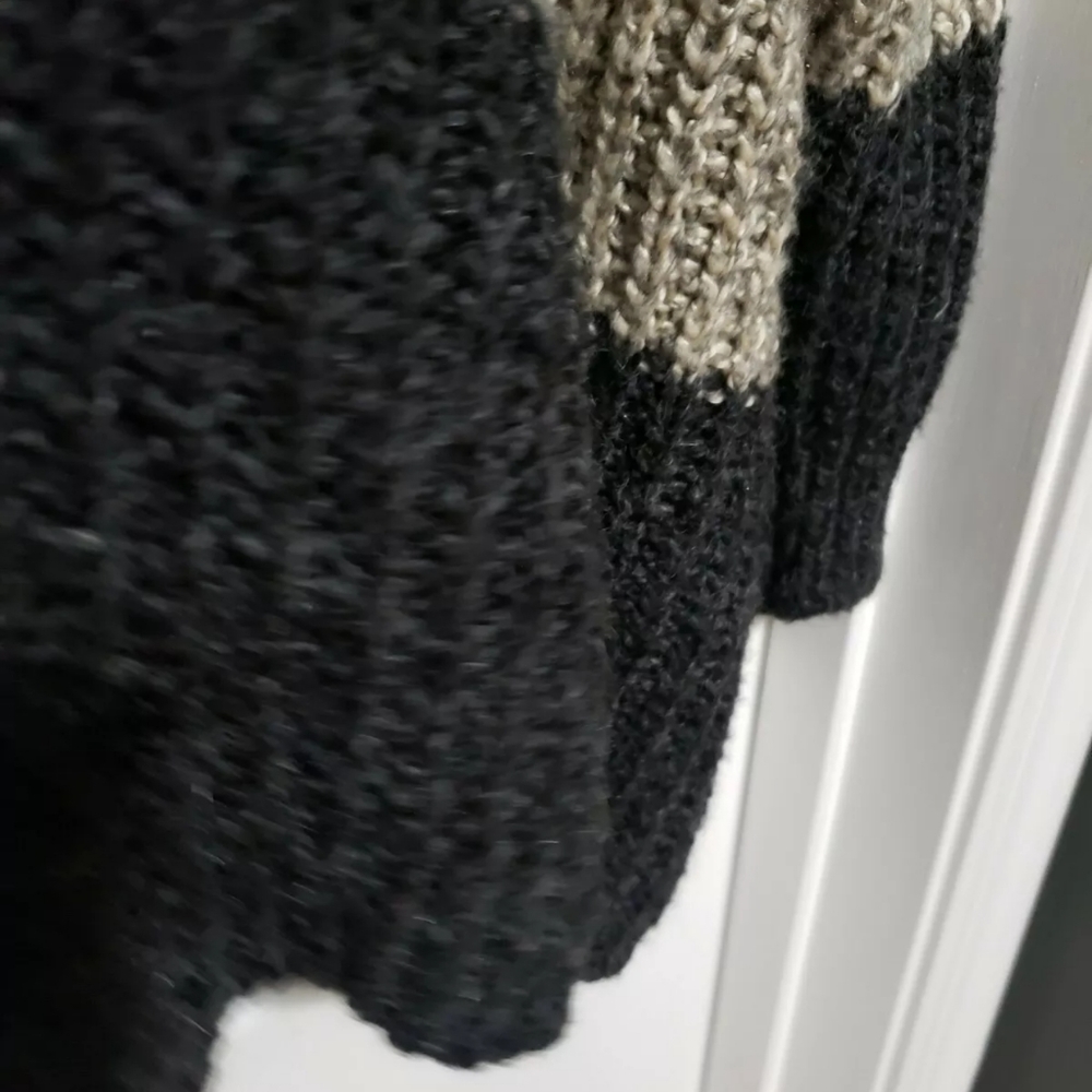 La Fée Verte Anthropologie sweater colorblock black gray small - Picture 7 of 8